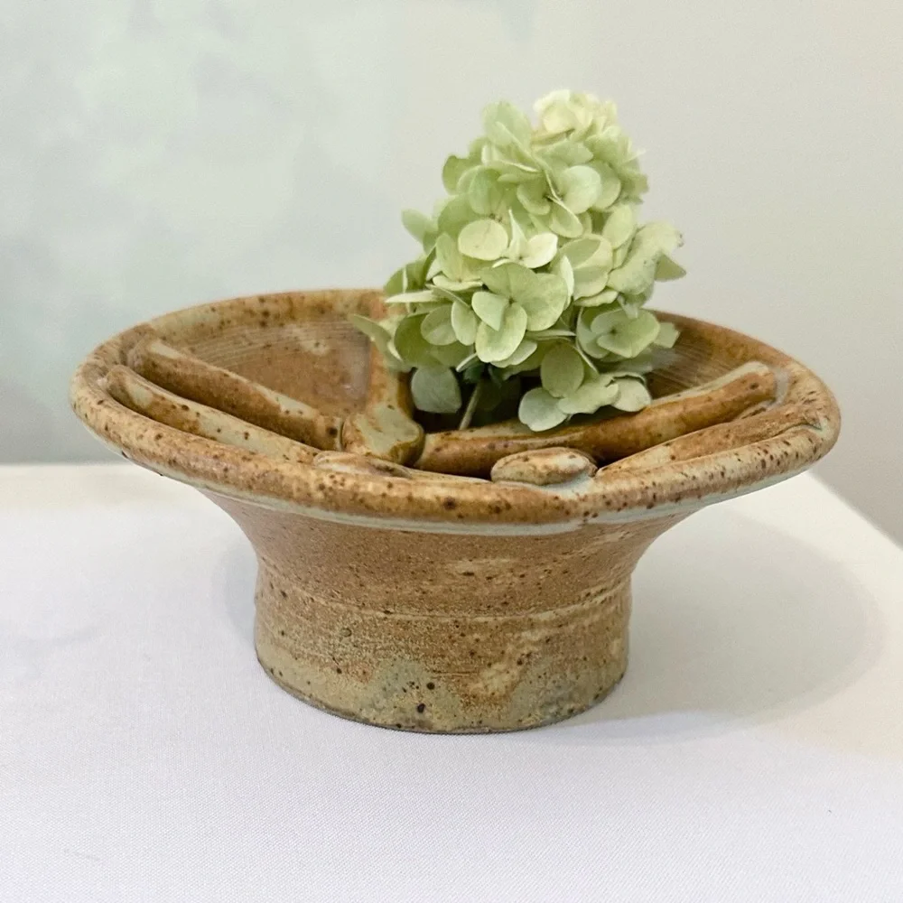 Anthony Stoneware Soap Dish Artisan Pottery Butternut Sponge Flower Frog